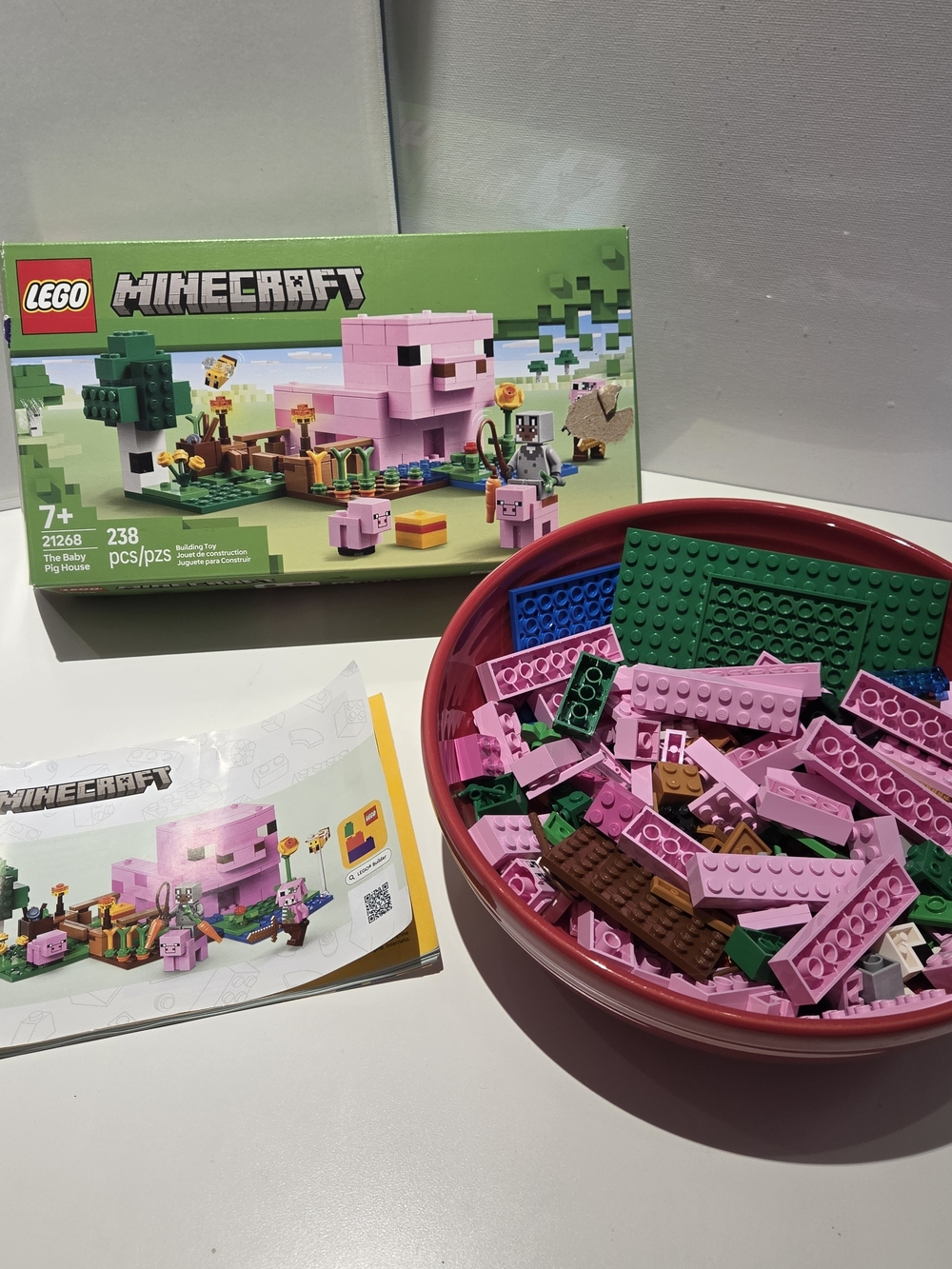 LEGO Minecraft The Baby Pig House 21268 Complete Set 238 Pieces Open Box